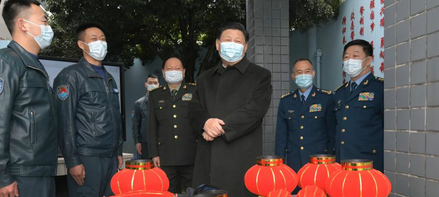 Enfoque: Xi inspeciona tropas da Força Aérea estacionadas em Guizhou