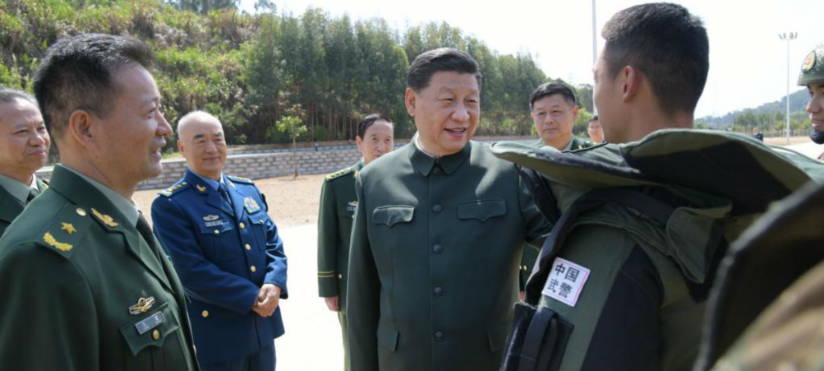 Xi inspeciona corpo da polícia armada em Fujian