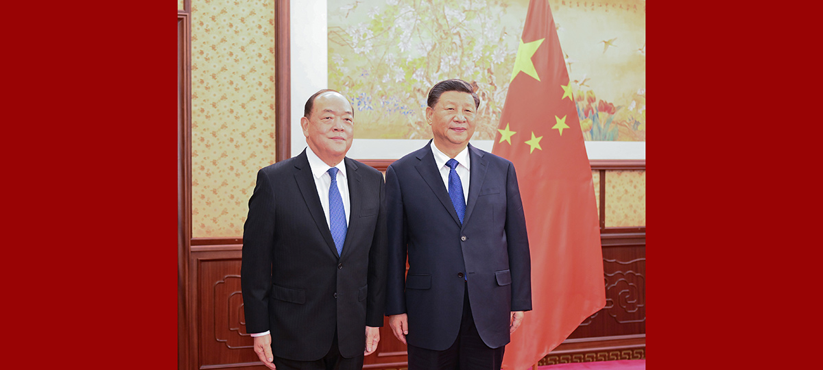 Xi reúne-se com chefe do Executivo da RAEM