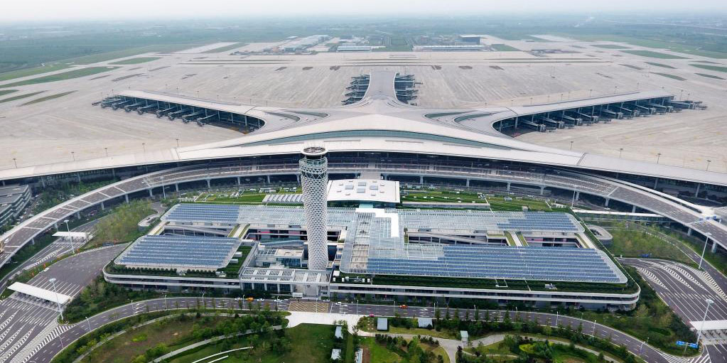 Cidade chinesa de Qingdao inaugura novo aeroporto internacional