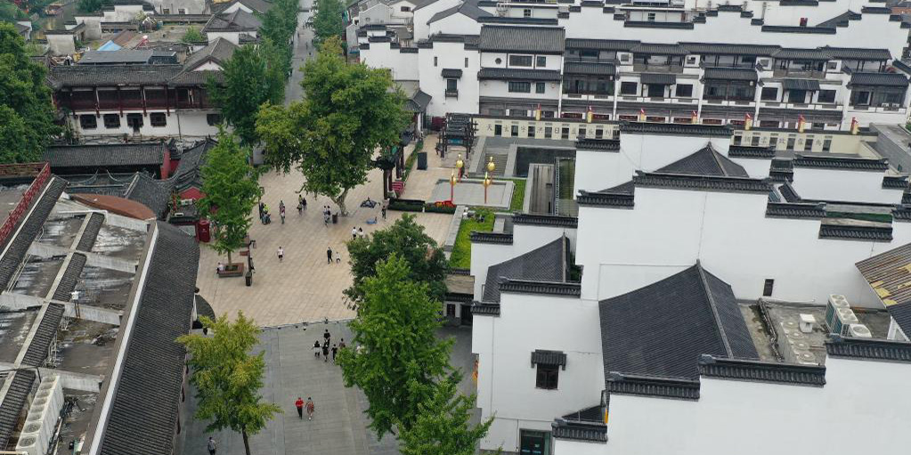 Nanjing reabre pontos turísticos ao ar livre de maneira ordenada