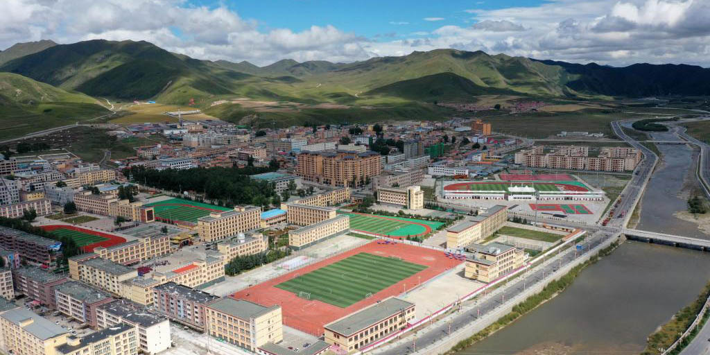 Começa o novo semestre na Escola Secundária Tibetana de Luqu