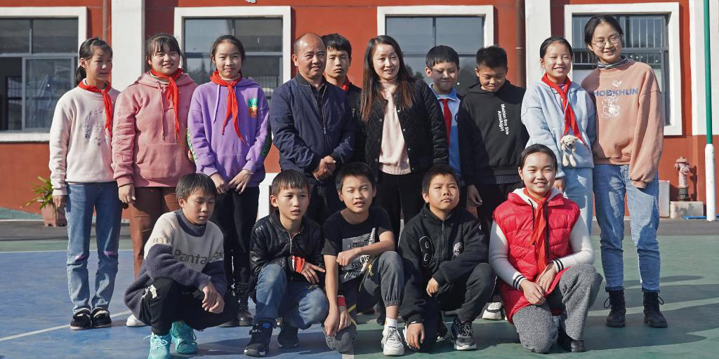 Casais de professores se dedicam à educação rural em Jiangxi, no leste da China