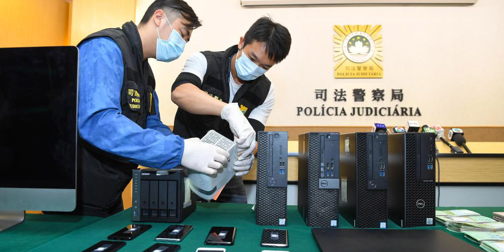 Polícia Judiciária de Macau entrega ao Ministério Público suspeitos de crimes de jogo ilegal