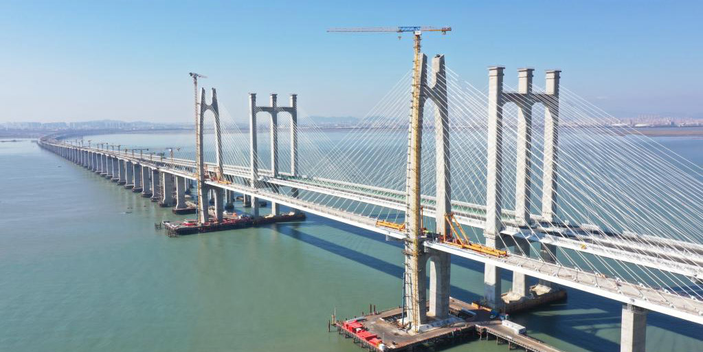 Seguem em andamento as obras da ponte marítima da Baía de Quanzhou