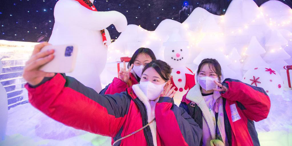 Festival artístico de gelo e neve abre em Wuhan