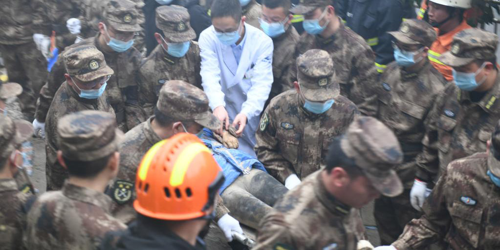 Mais de 20 soterrados após explosão em refeitório no sudoeste da China