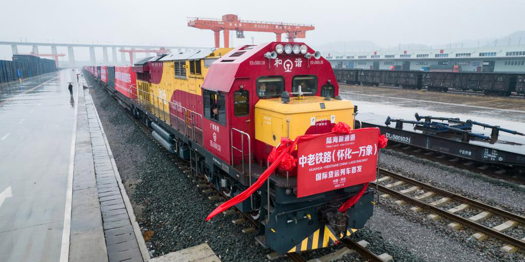 Província chinesa de Hunan lança serviço internacional de trens de carga China-Laos