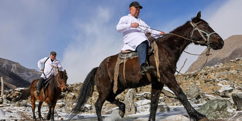 Xinjiang melhora condições de vida dos pastores no vale de Akyaz