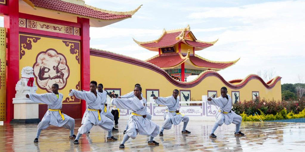 Destaque: Primeiro Templo Shaolin na Zâmbia realiza cerimônia para marcar Ano Novo Chinês