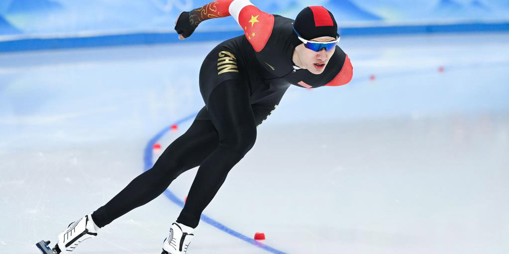 Atletas participam de treino em preparação aos Jogos Olímpicos de Inverno de Beijing