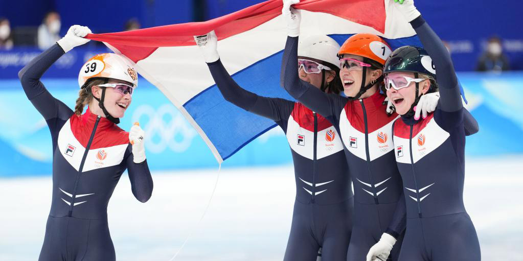 Holanda ganha ouro olímpico no revezamento 3.000m feminino de patinação de velocidade em pista curta em Beijing 2022