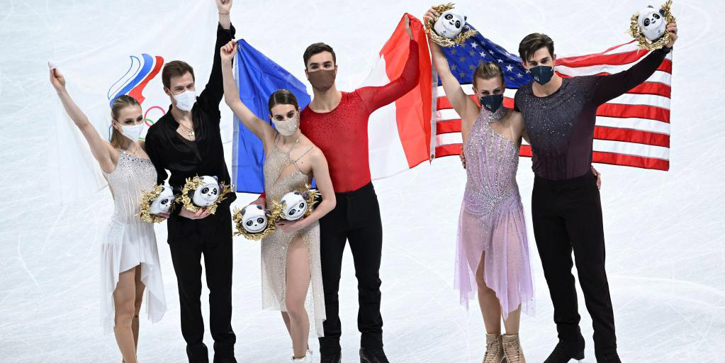 Dupla francesa é coroada e dançarinos chineses fazem história no gelo de Beijing 2022