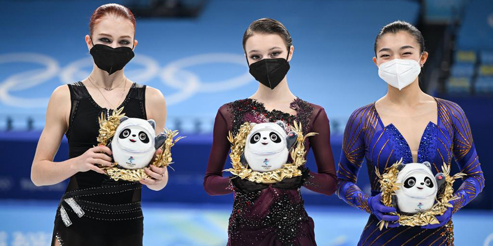 Russa Anna Shcherbakova é campeã do individual feminino da patinação artística em Beijing 2022