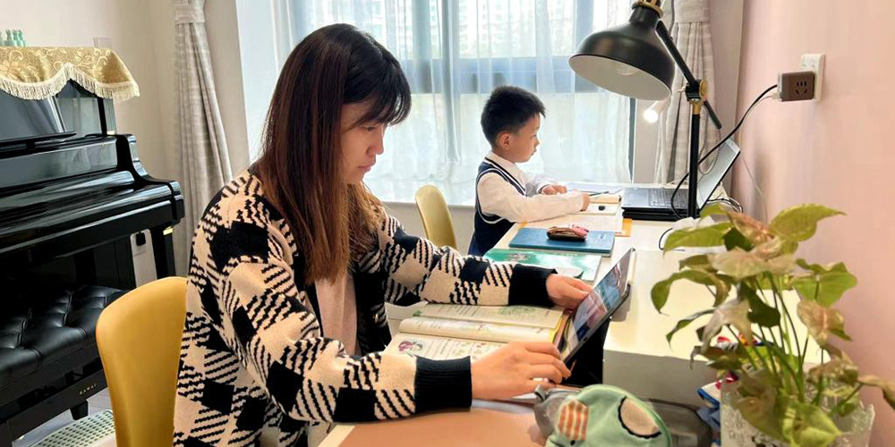 Shanghai oferece aulas online a estudantes em meio a novo surto de COVID-19