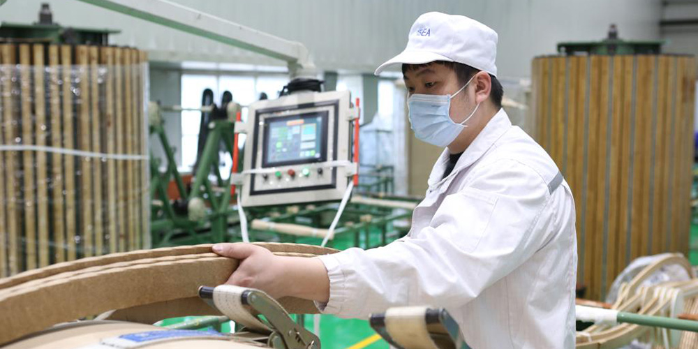 China implementa medidas diferenciadas de controle epidêmico em fábricas para manter a produção estável