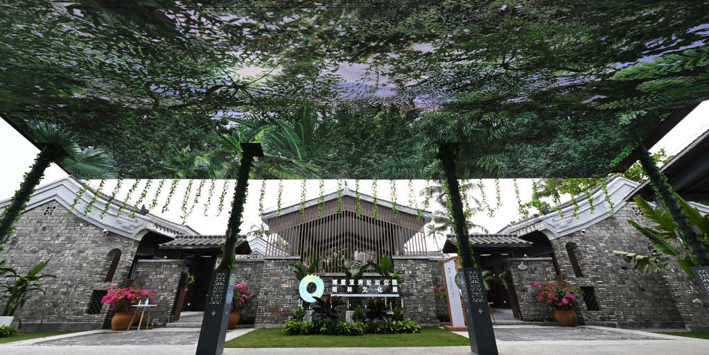 Floresta tropical é destaque em exposição cultural realizada no Fórum Boao para a Ásia