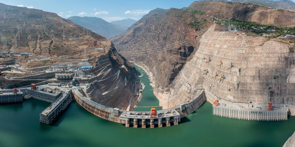 Seguem em andamento as obras da usina hidrelétrica de Baihetan no sudoeste da China