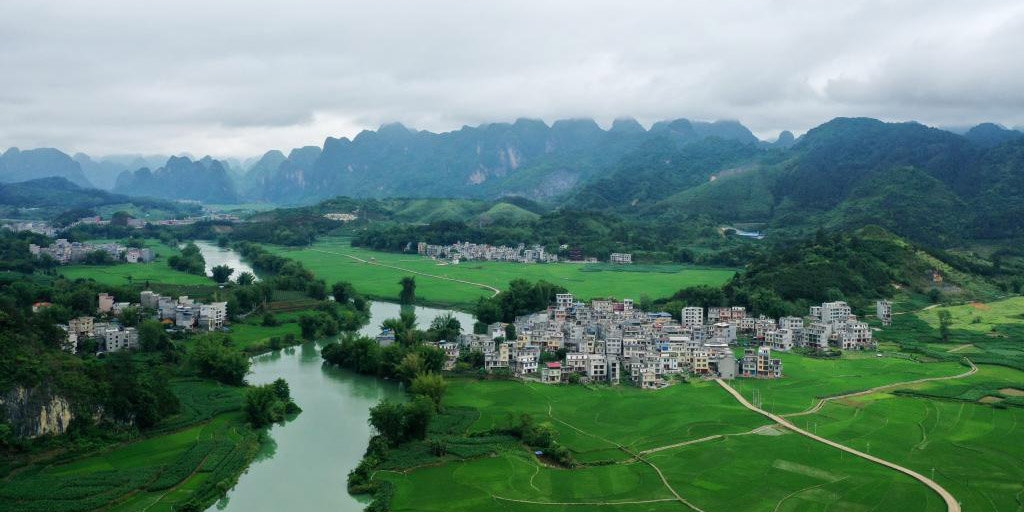 Paisagem rural do Distrito Autônomo da Etnia Yao de Bama em Guangxi