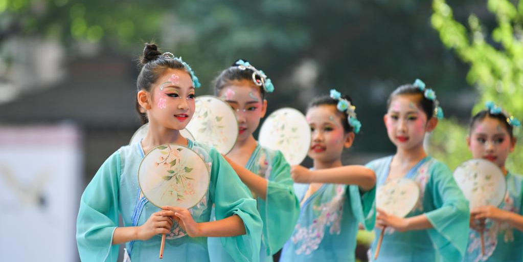 China celebra Dia Internacional da Criança