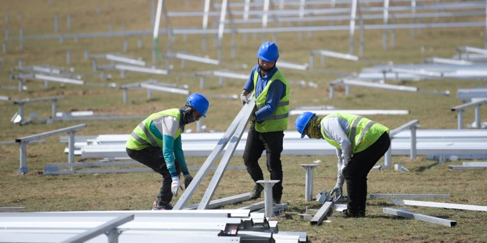 Qinghai acelera construção de projetos de geração de energia renovável
