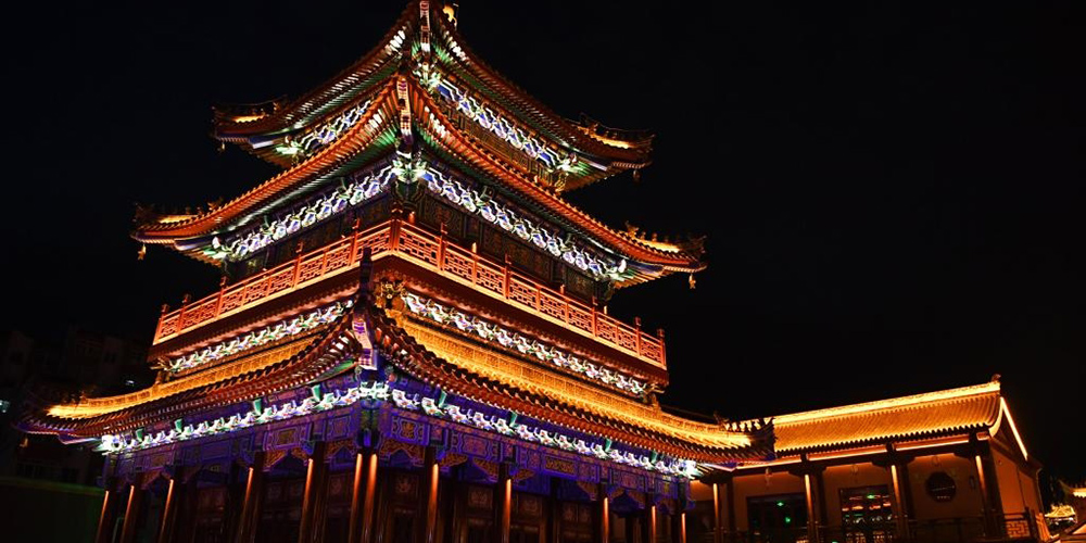 Vista noturna da antiga cidade de Tianshui em Gansu