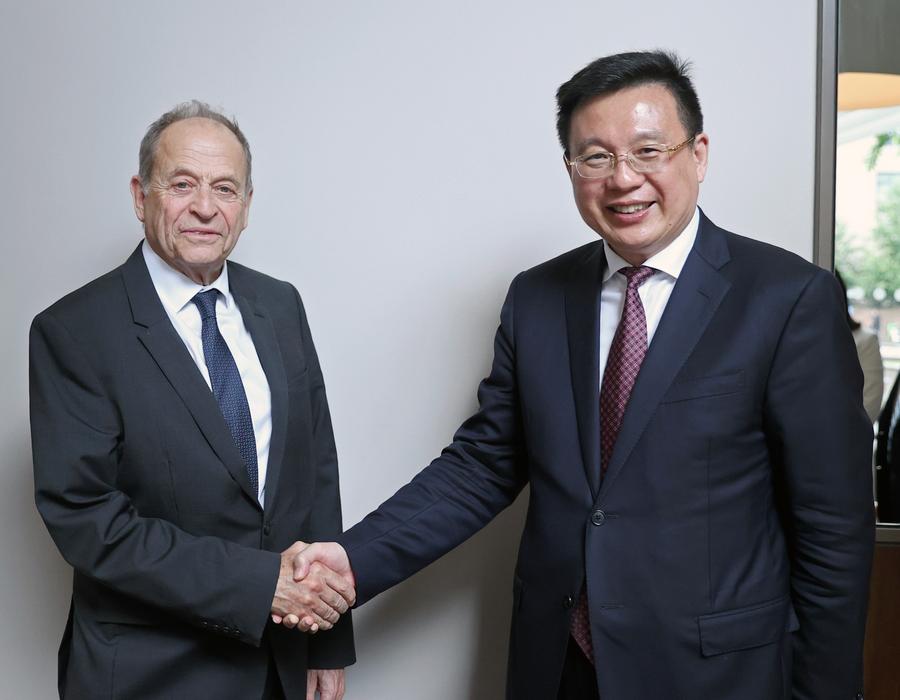 (Multimedia) Xinhua Chairman Meets Honorary Chairman of UK-Xinhua 48 Group Club